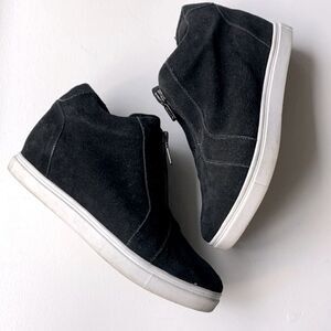 BLONDO Glenda waterproof black suede zip closure women’s size 9